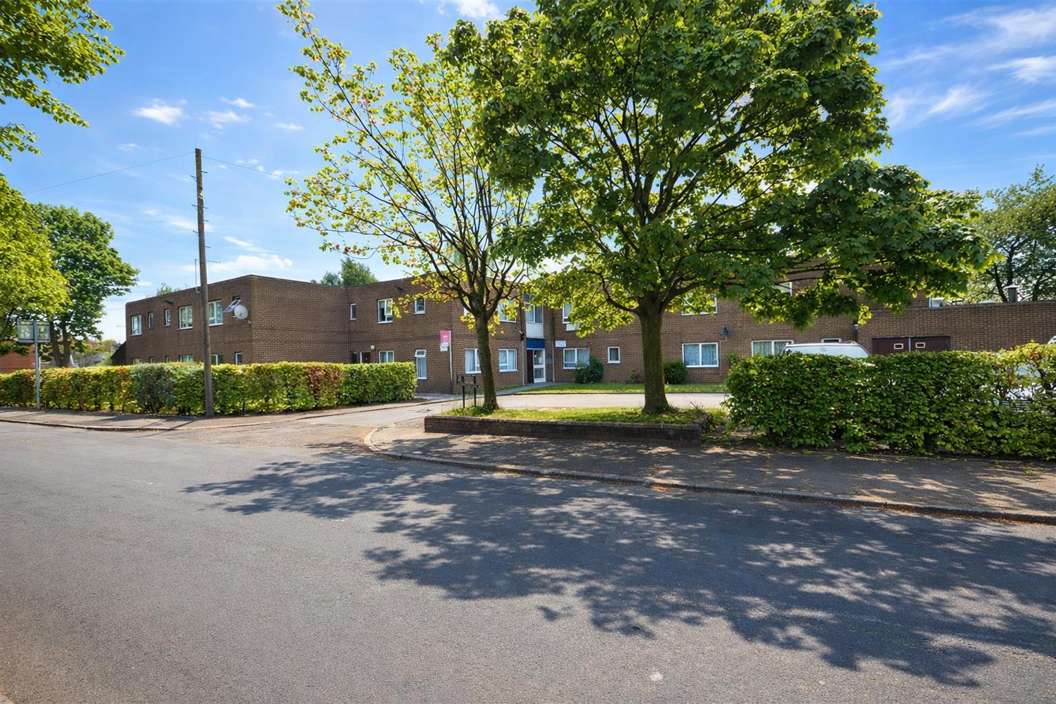 10 Barlow House Image